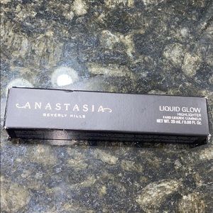 Anastasia liquid glow highlighter